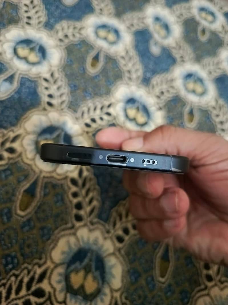 Apple iPhone 15 5