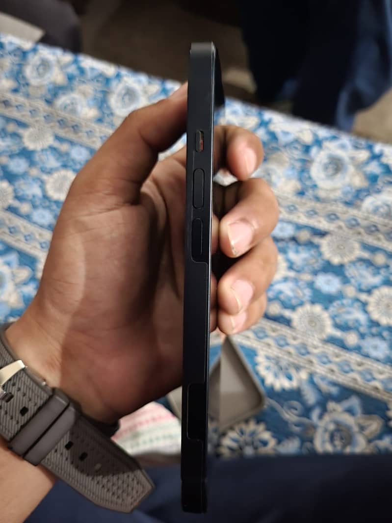 Apple iPhone 14 3