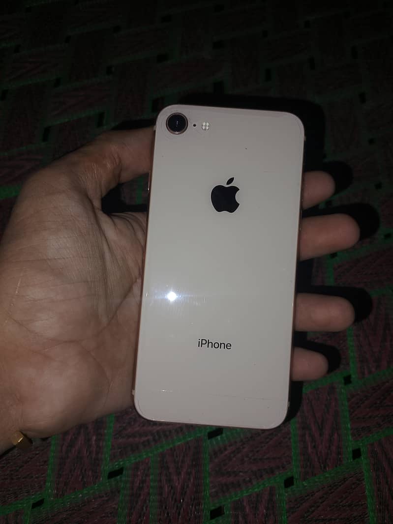 Apple iPhone 8 0