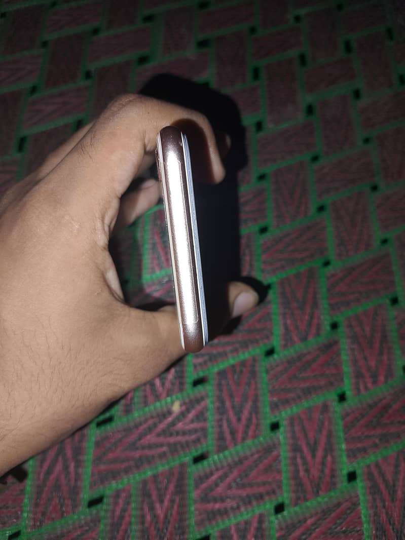 Apple iPhone 8 4
