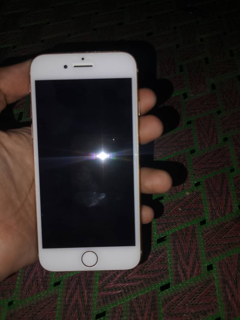 Apple iPhone 8 5
