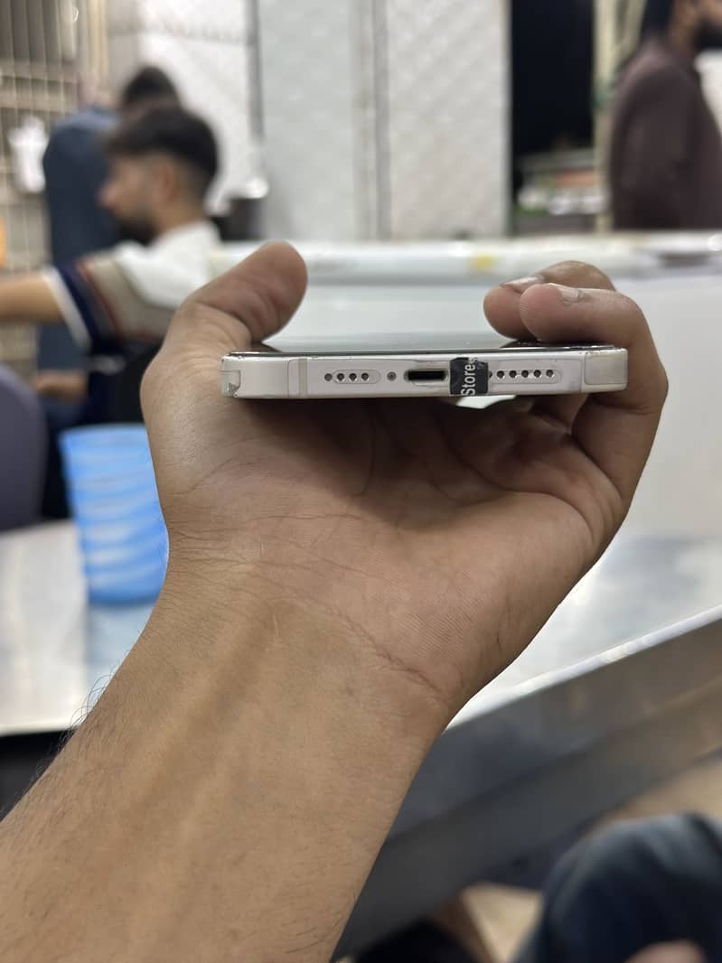Apple iPhone 14 plus 0