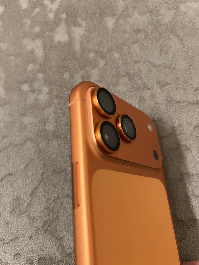 Apple iPhone 17 Pro Max 2