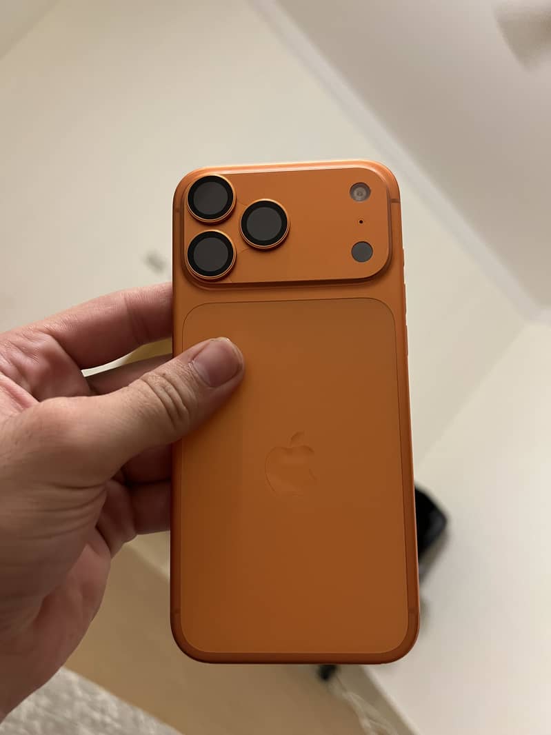 Apple iPhone 17 Pro Max 4