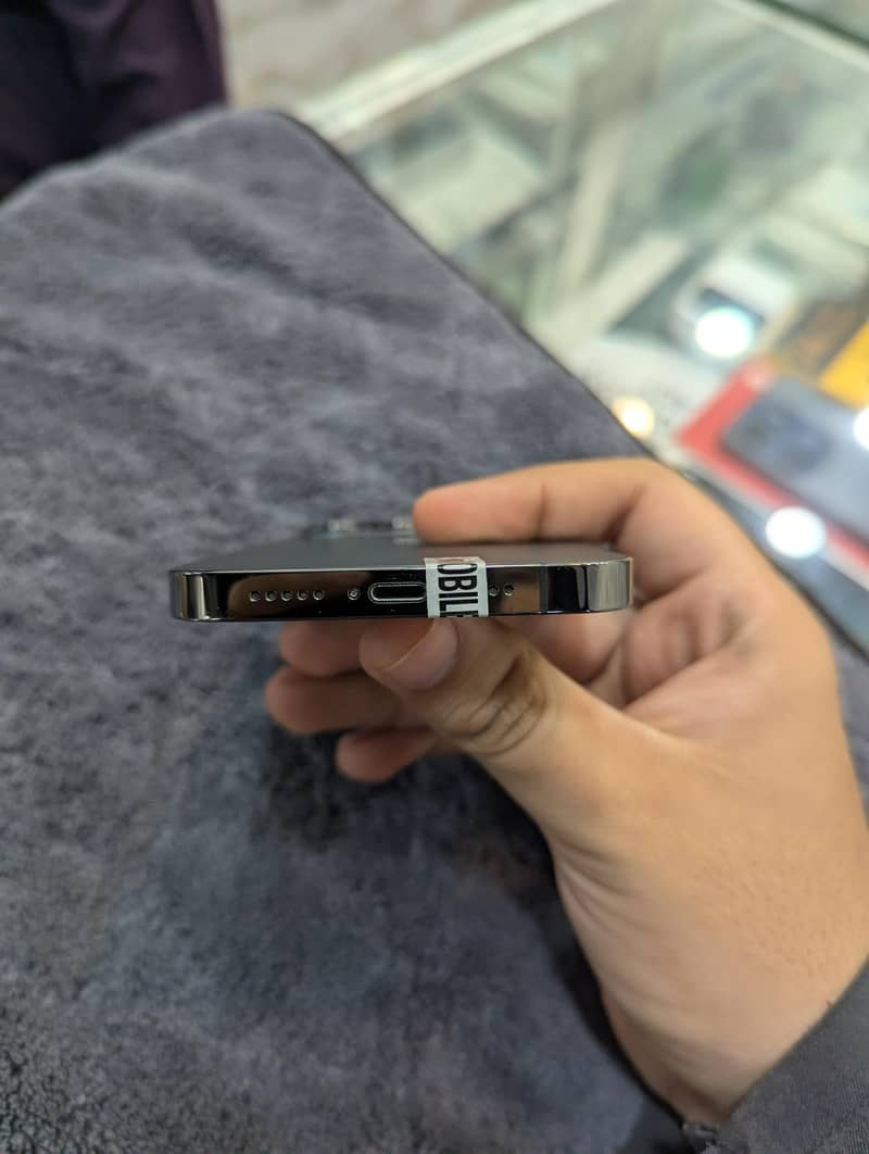 Apple iPhone 13 Pro 1