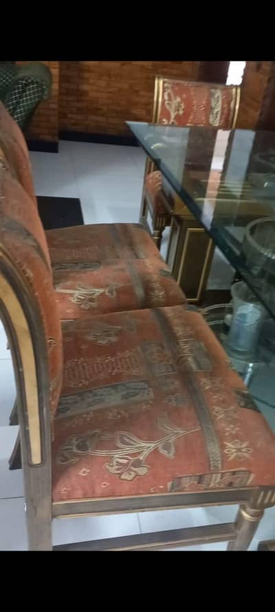 4 seater dinning table for sell