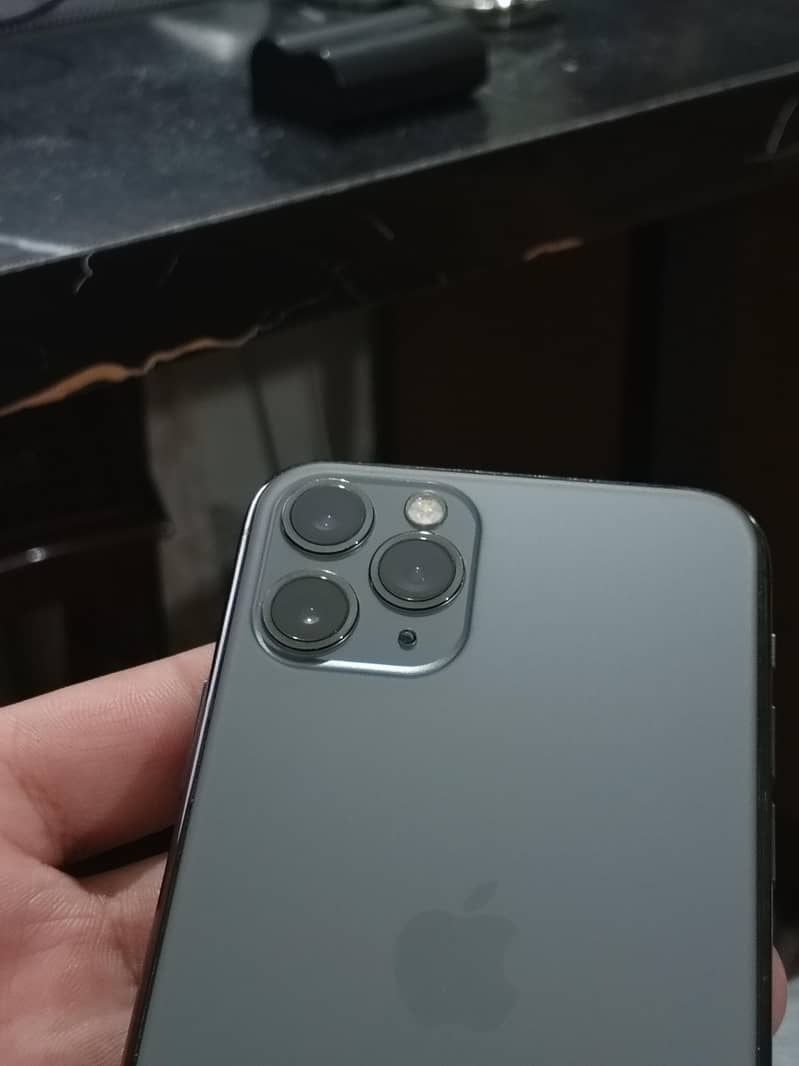 Apple iPhone 11 Pro 0