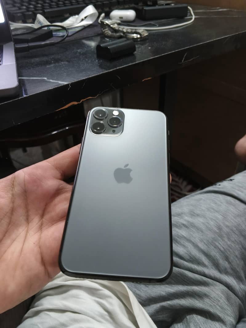 Apple iPhone 11 Pro 1