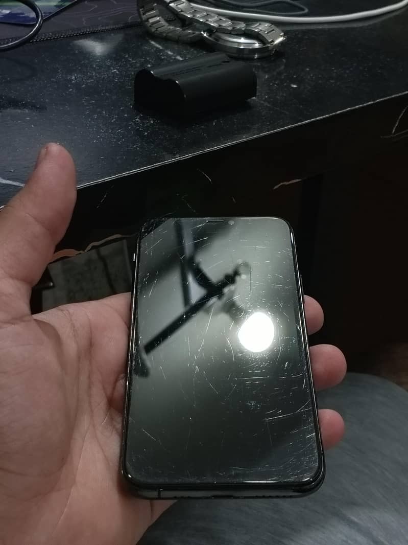 Apple iPhone 11 Pro 5