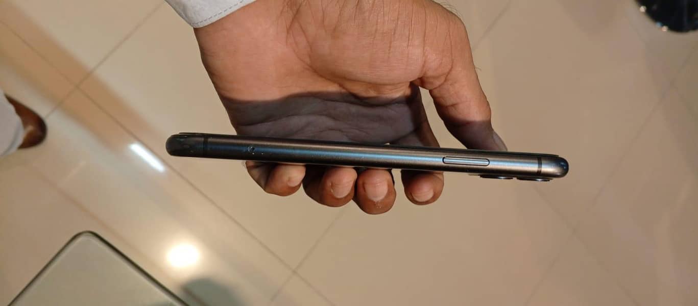 Apple iPhone 11 1