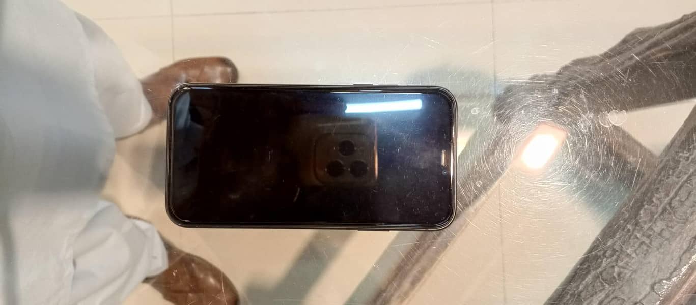 Apple iPhone 11 3