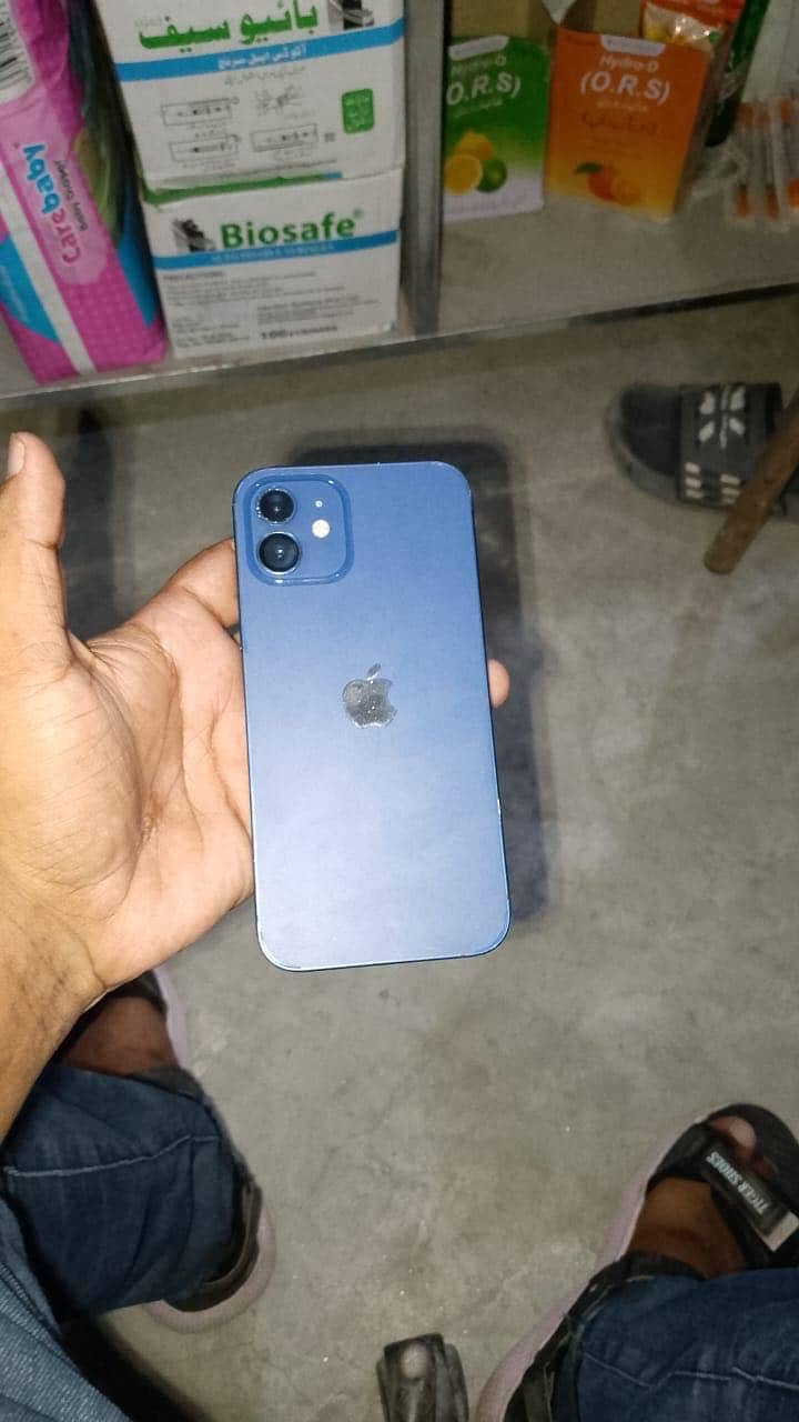 Apple iPhone 12 2