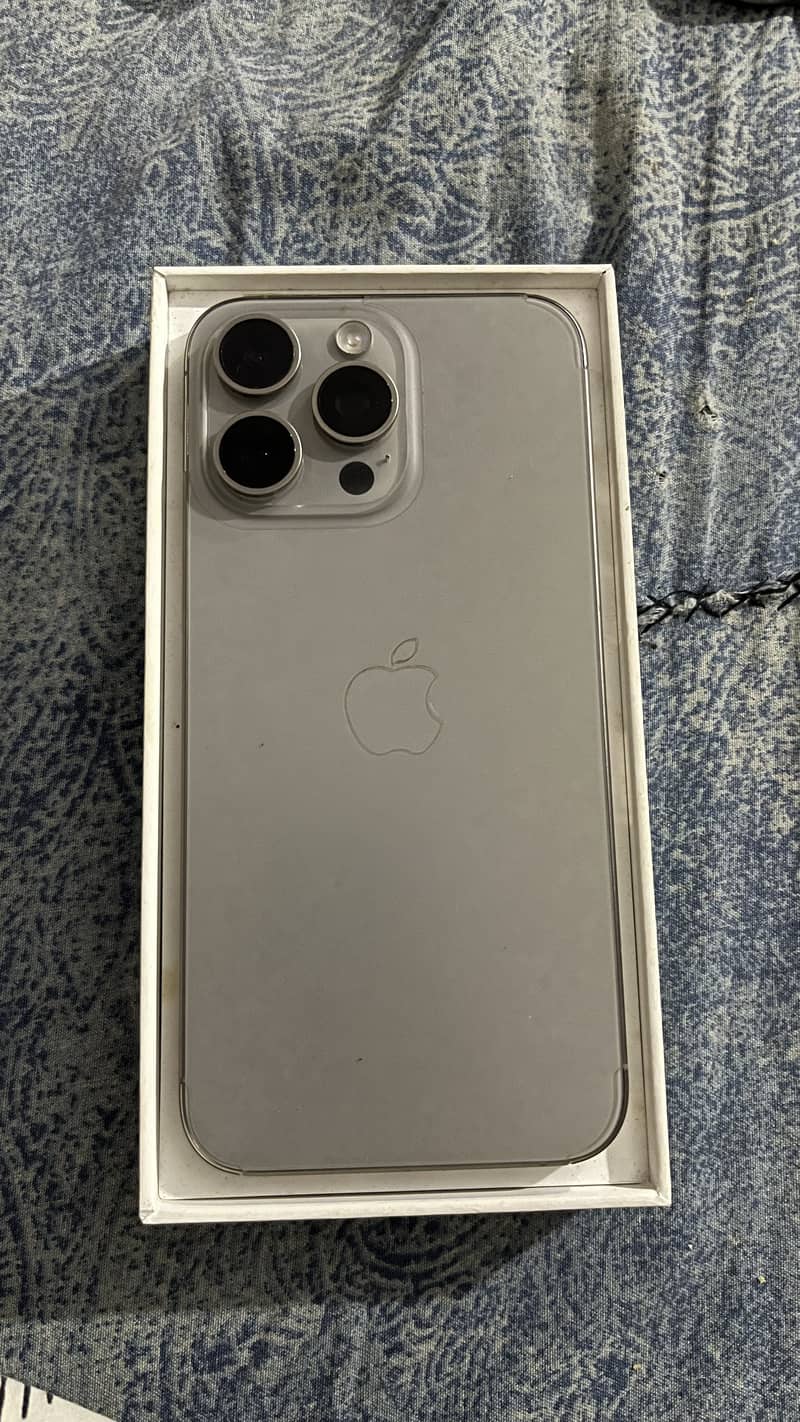Apple iPhone 15 Pro Max 2