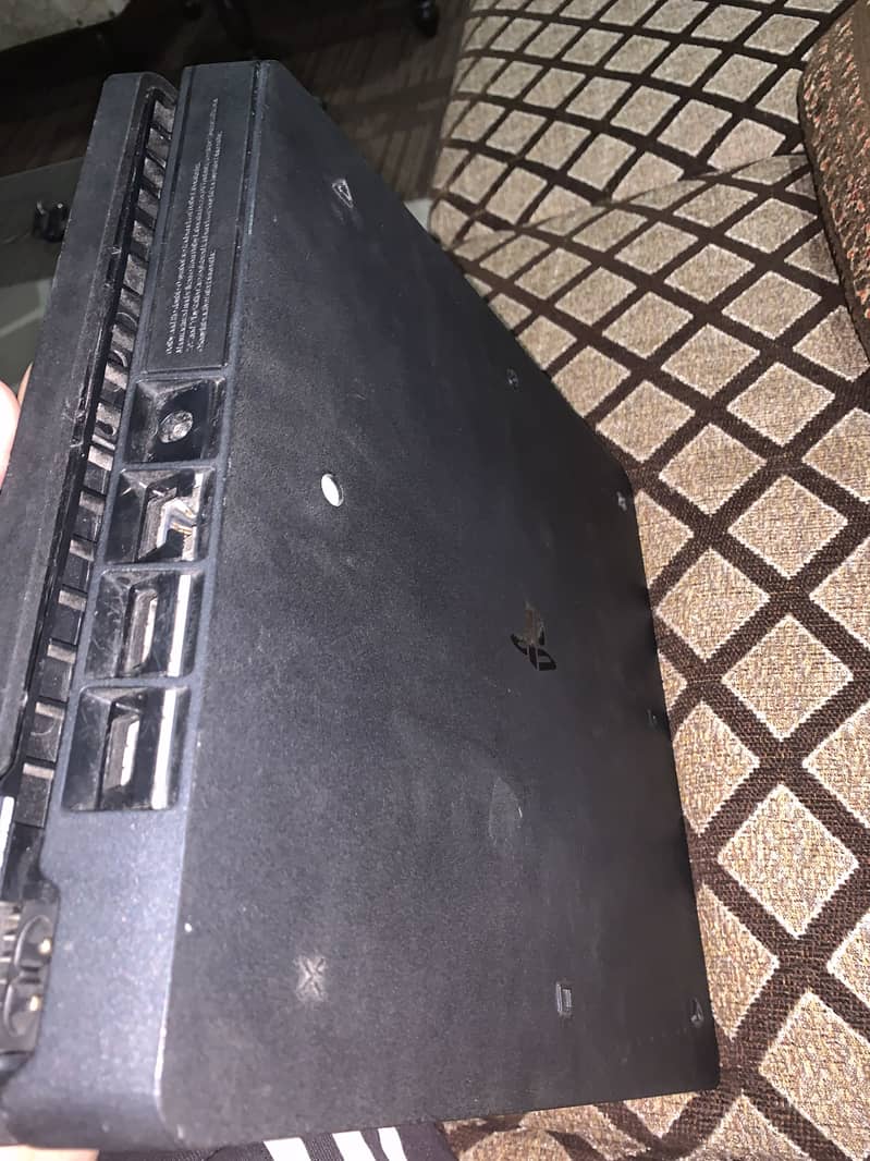 PS4 Slim Used 2