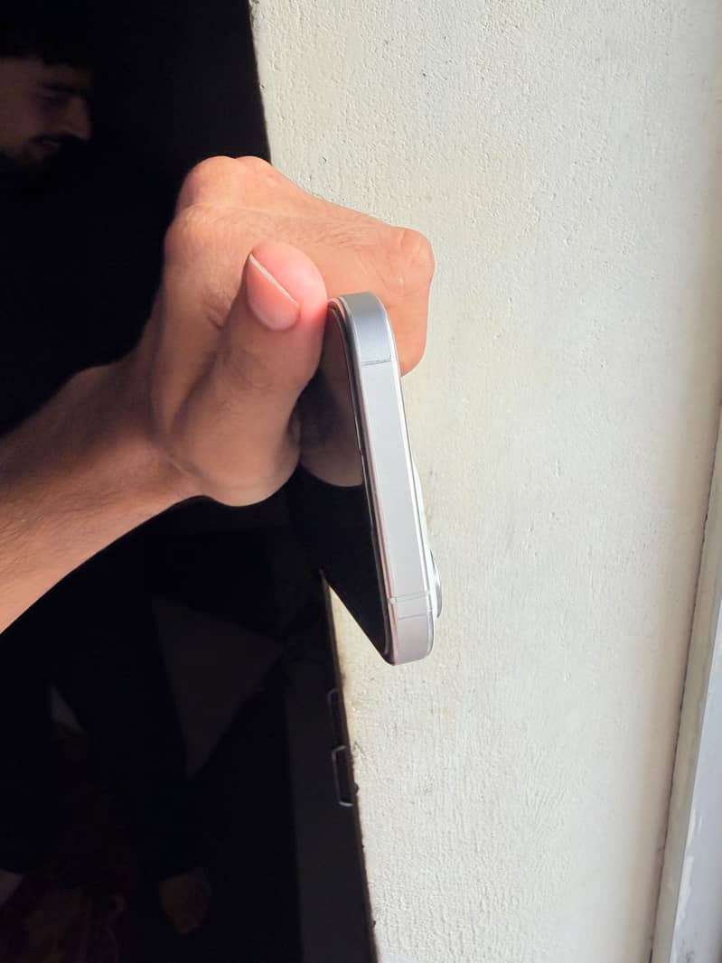 Apple iPhone 15 Pro 6
