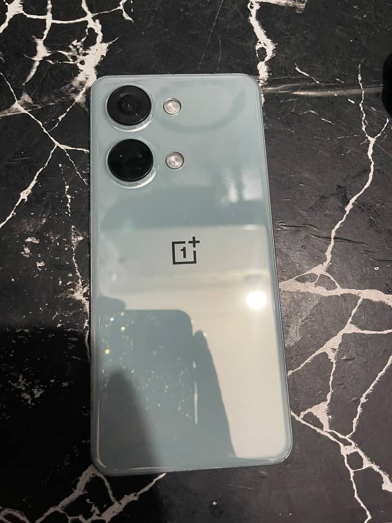 Oneplus Ace 2v 1