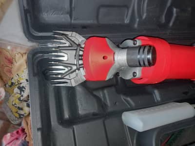 Animal hair cutting machine