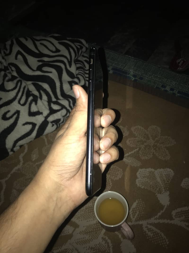 Apple iPhone 7 Plus 0
