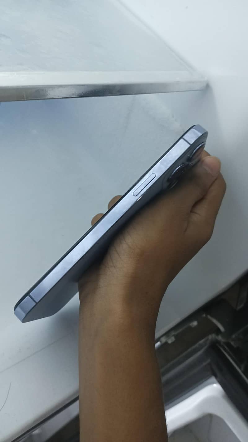 Apple iPhone 13 Pro Max 2