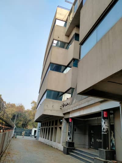 4 KANAL COMMERCIAL BUILDING FOR RENT MAIN BOULEVARD JOHAR TOWN LAHORE