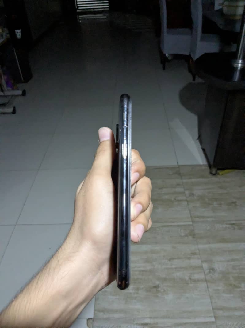 Apple iPhone X 5
