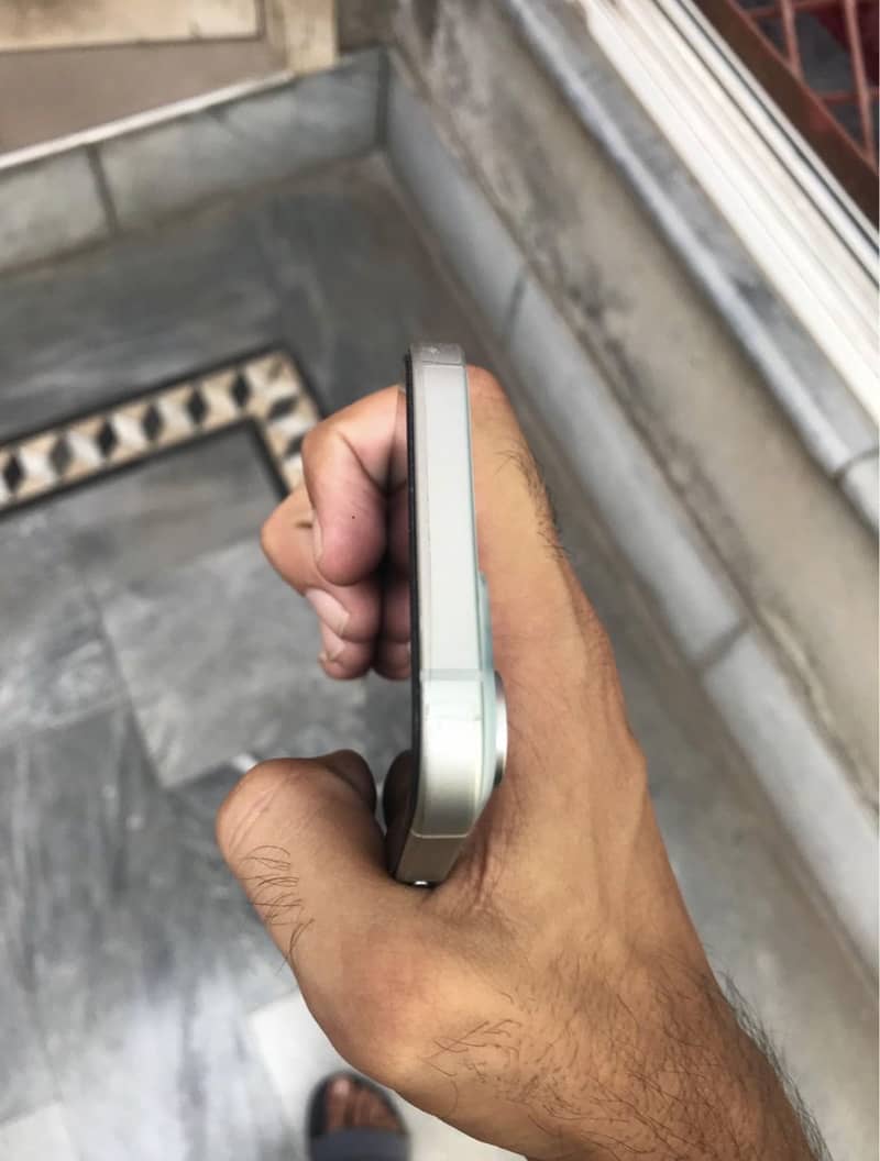 Apple iPhone 15 3
