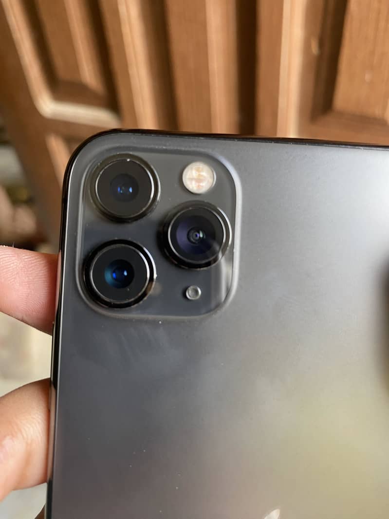 Apple iPhone 11 Pro Max 6