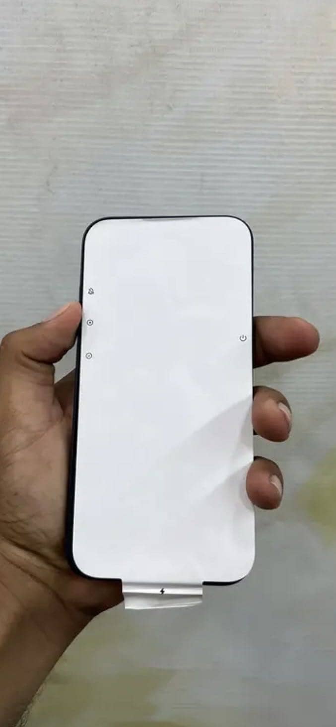 Apple iPhone 13 0