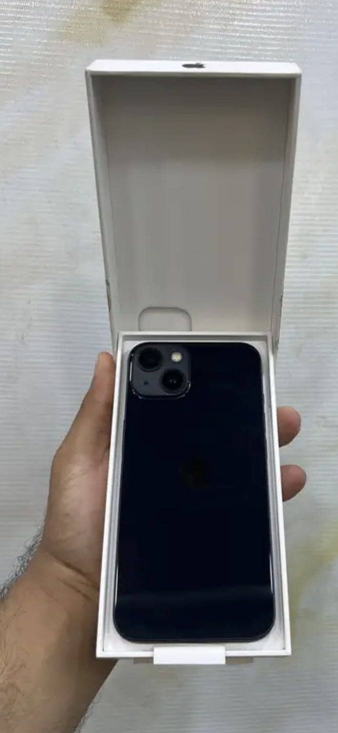 Apple iPhone 13 1