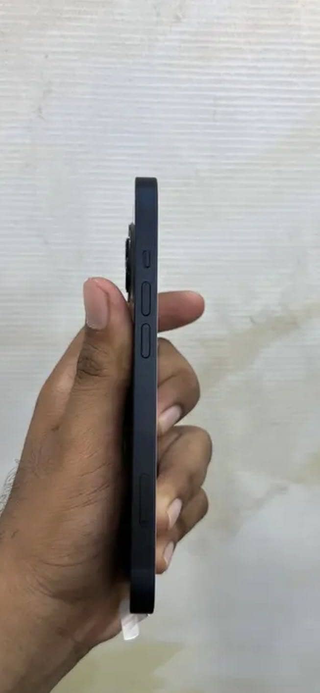 Apple iPhone 13 3