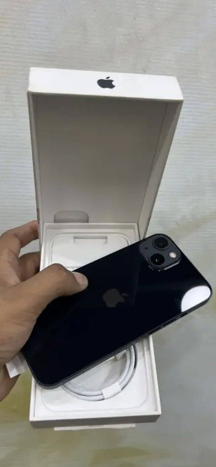 Apple iPhone 13 7