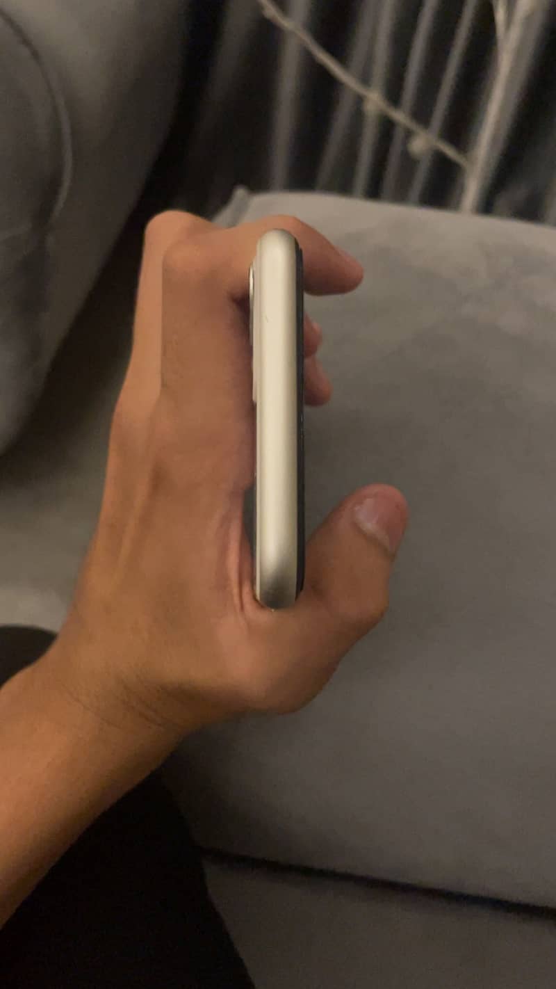Apple iPhone 11 0