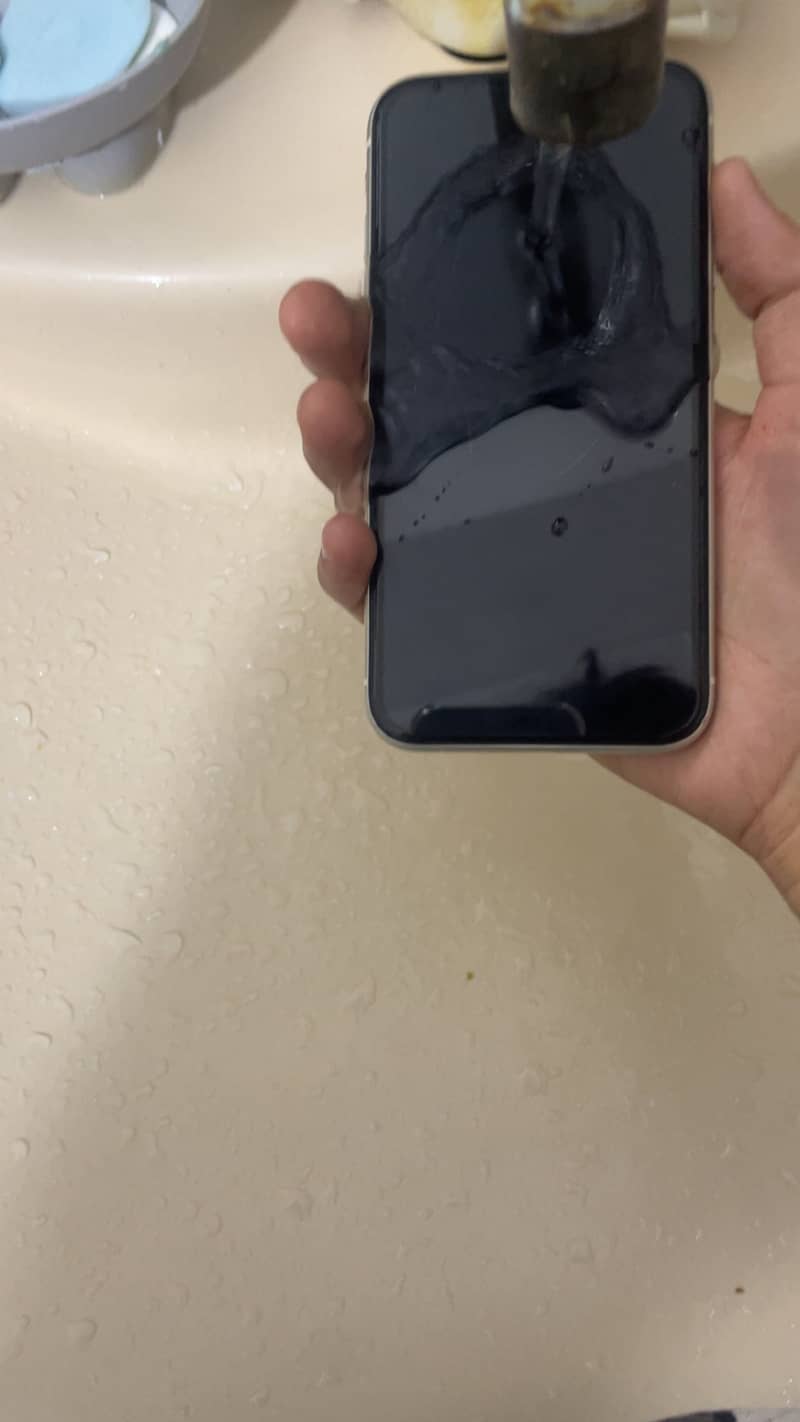 Apple iPhone 11 6