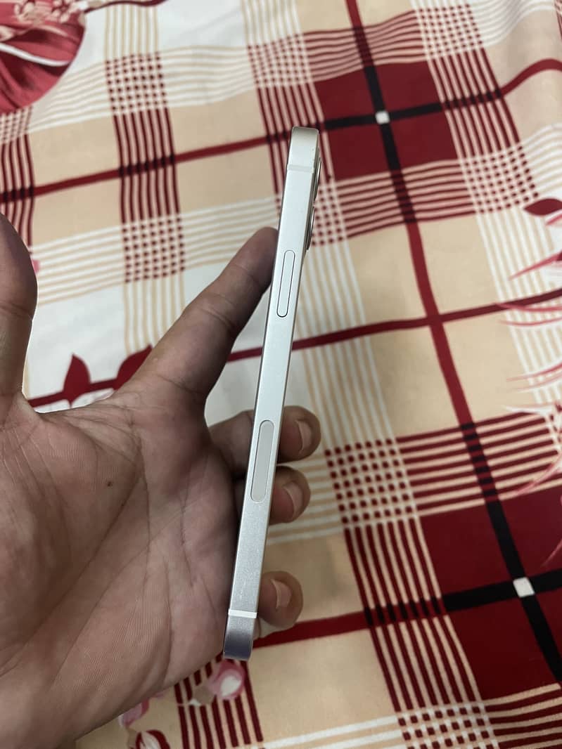 Apple iPhone 12 6