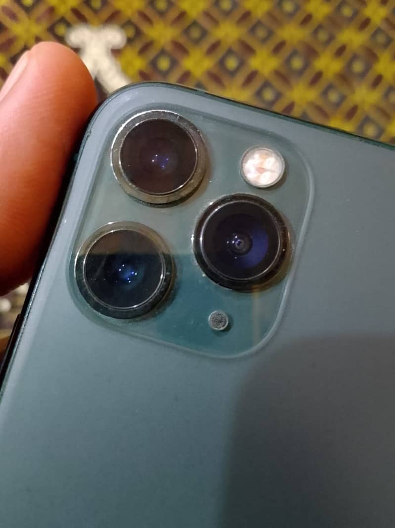 Apple iPhone 11 Pro Max 2