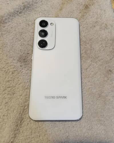 spark 40 pro plus