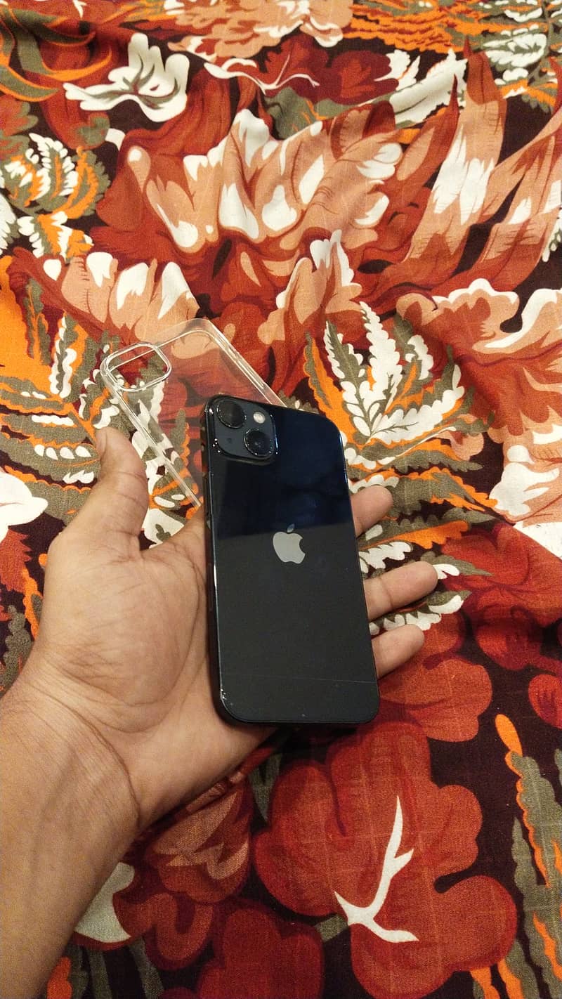 Apple iPhone 13 1
