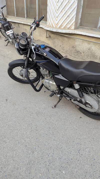 Suzuki Gs150