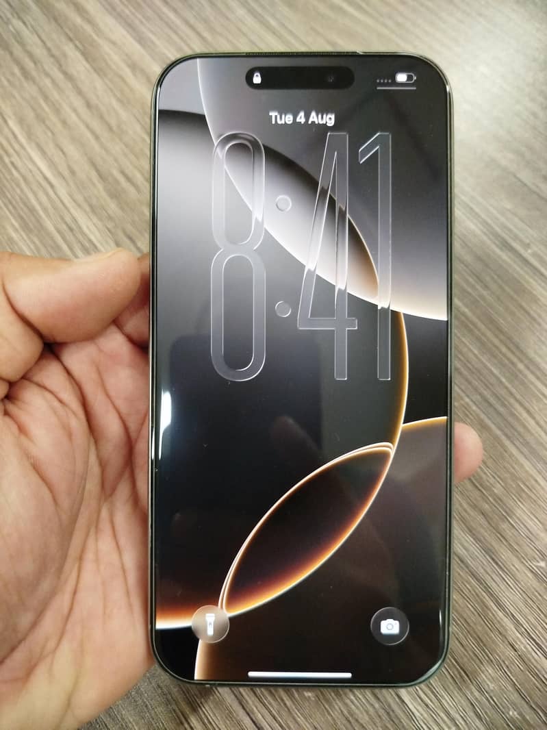 Apple iPhone 16 Pro Max 2