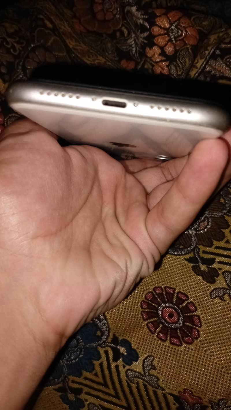 Apple iPhone 11 5