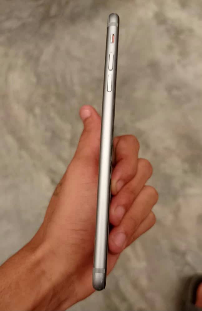 Apple iPhone 6S Plus 4