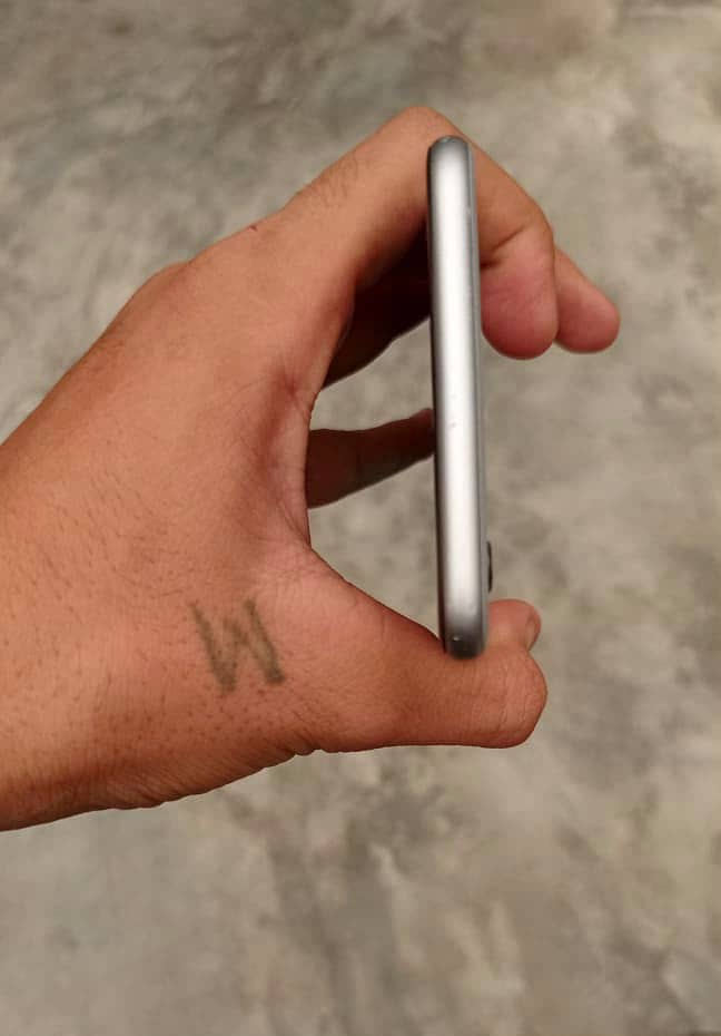 Apple iPhone 6S Plus 5