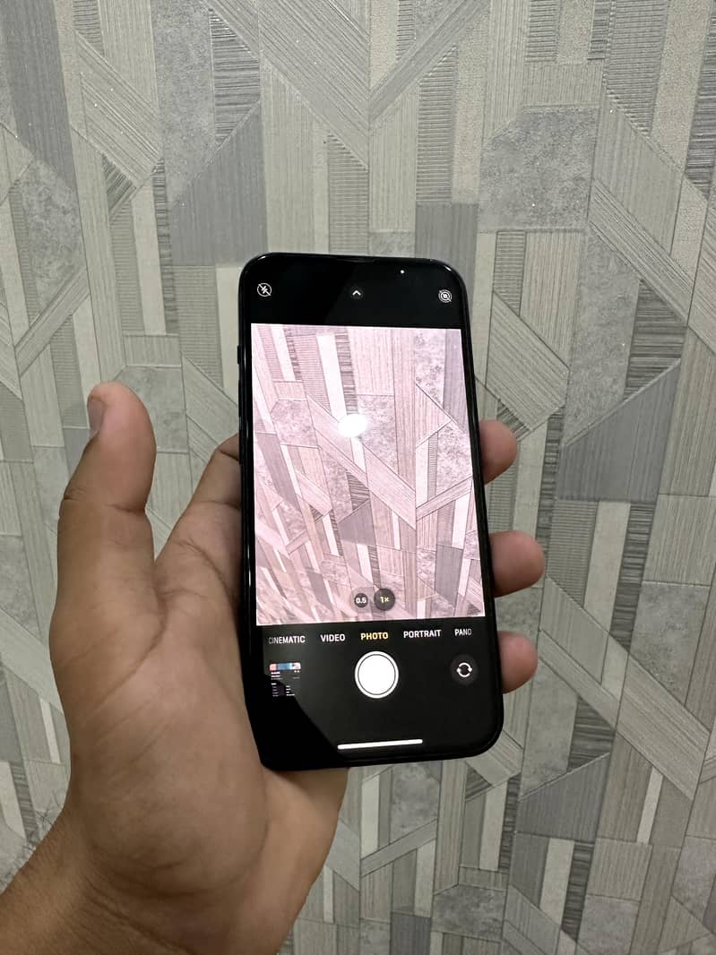 Apple iPhone 13 6