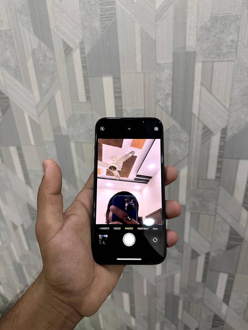 Apple iPhone 13 7