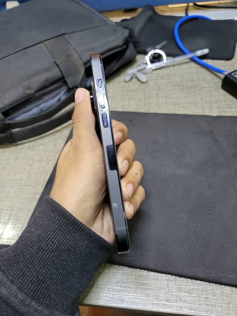 Apple iPhone 14 Pro 2