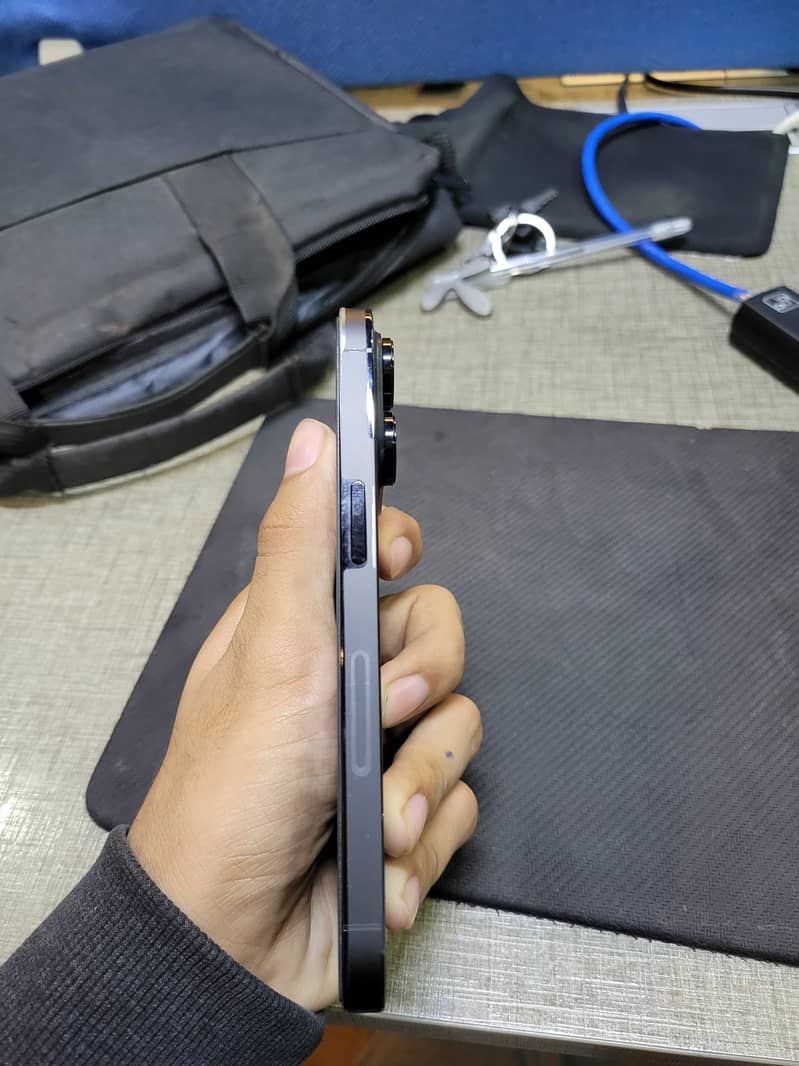 Apple iPhone 14 Pro 3