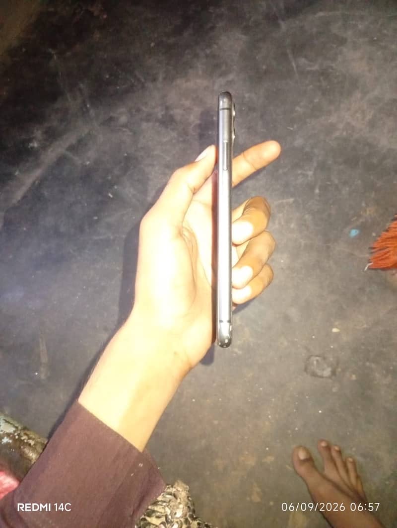 Apple iPhone 11 3
