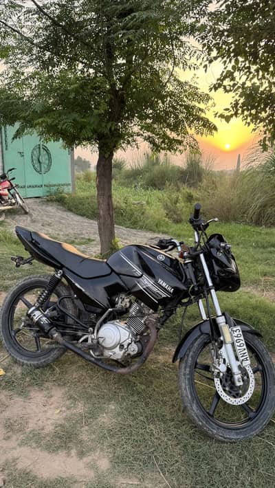 Yahama YBR 125