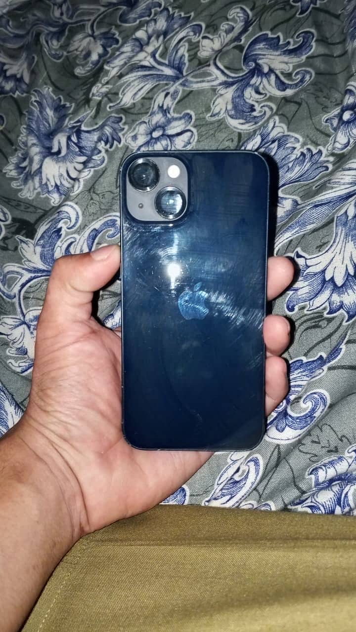 Apple iPhone 13 4