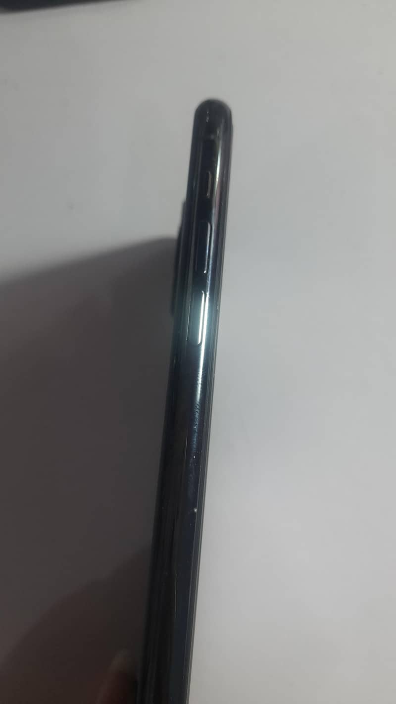 Apple iPhone 11 Pro 3
